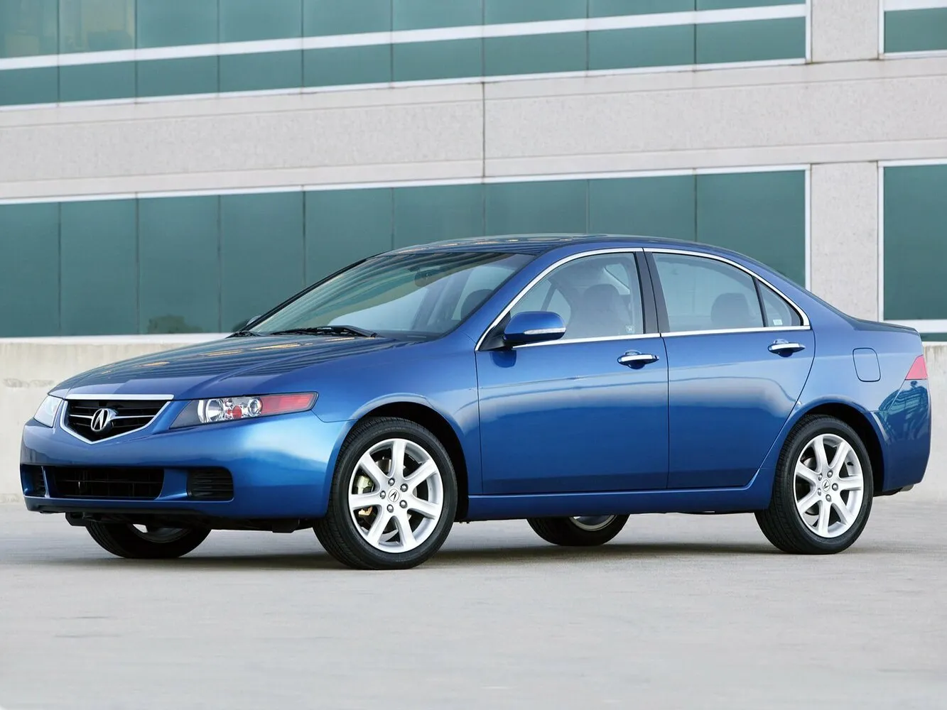 Фото автомобиля Acura TSX I для подбора размеров колес, шин и дисков