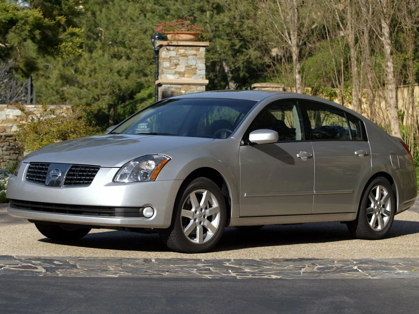 Фото автомобиля Nissan Maxima VI (A34) для подбора размеров колес, шин и дисков