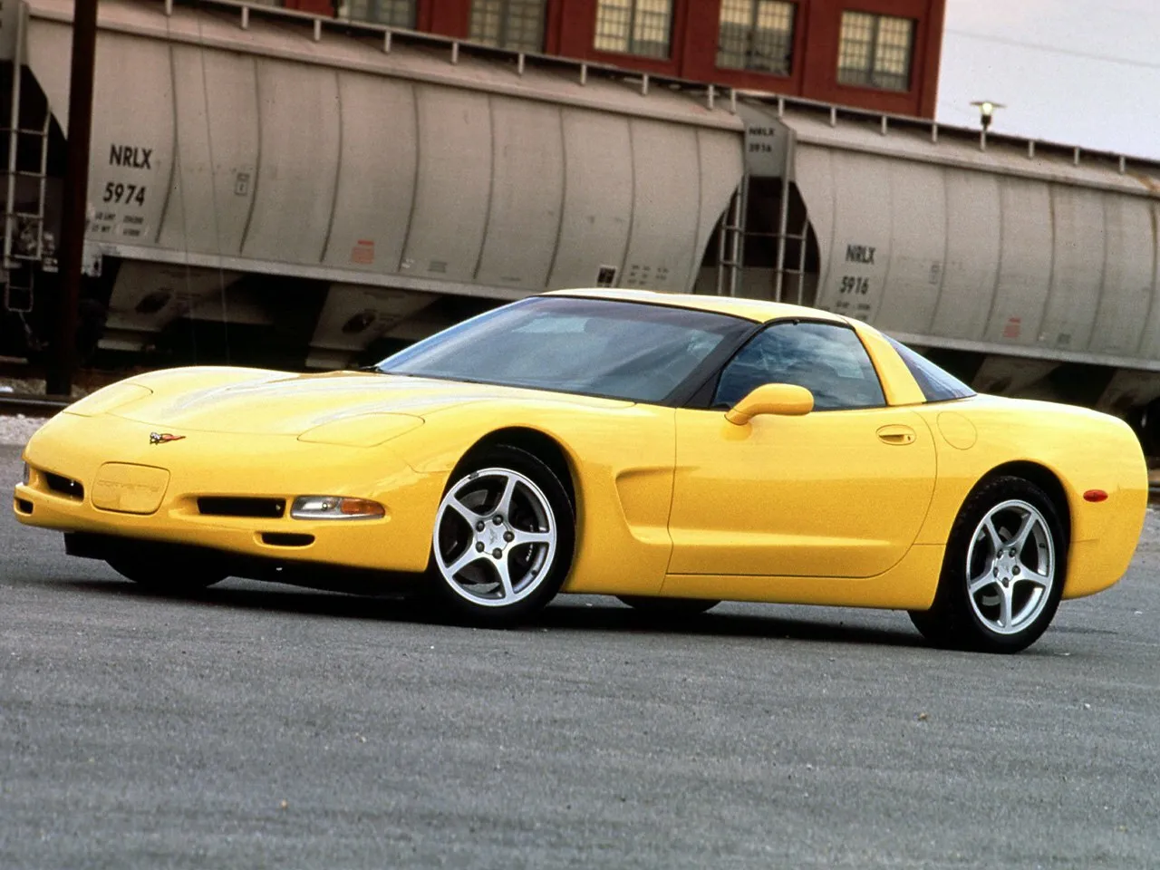 Фото автомобиля Chevrolet Corvette C5 для подбора размеров колес, шин и дисков