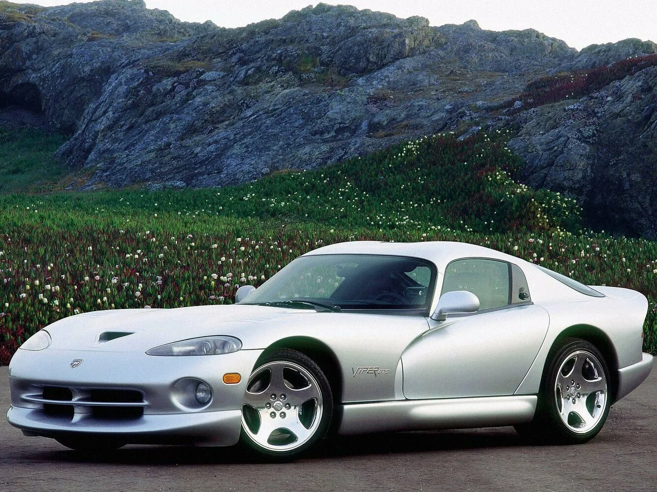 Фото автомобиля Dodge Viper II для подбора размеров колес, шин и дисков