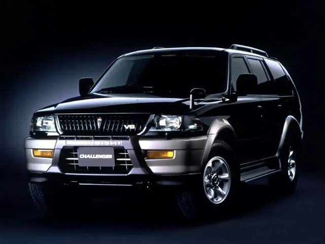 Фото автомобиля Mitsubishi Challenger I для подбора размеров колес, шин и дисков