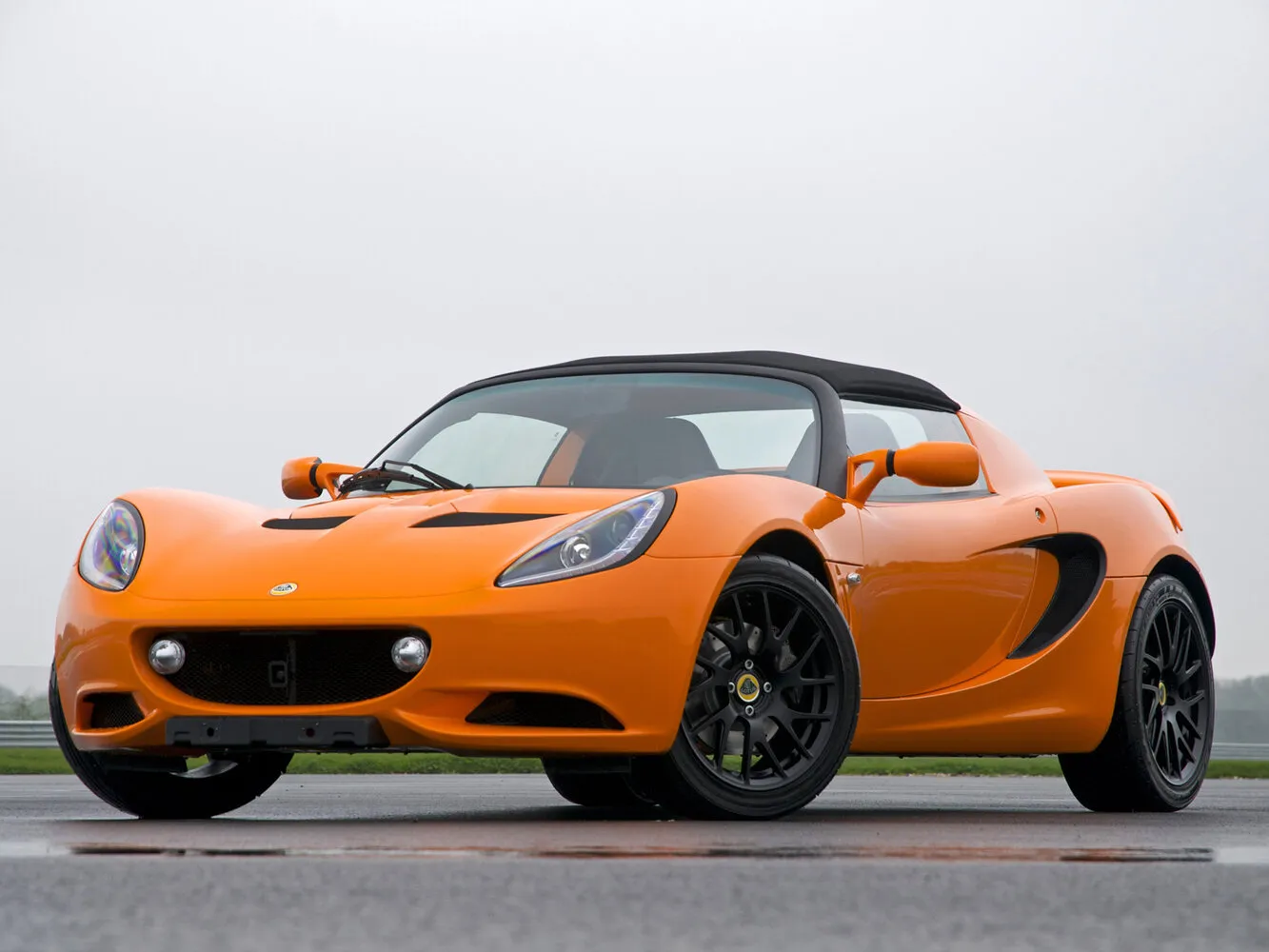 Фото автомобиля Lotus Elise III для подбора размеров колес, шин и дисков