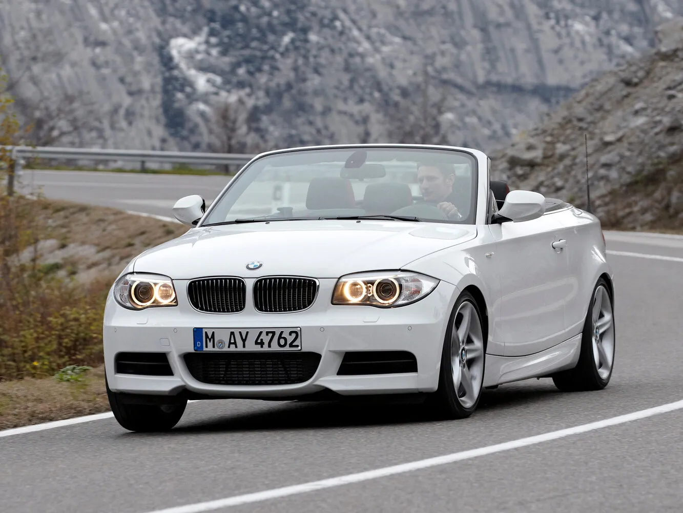 Фото автомобиля BMW 1 серии I (E82/E88) Рестайлинг 2 для подбора размеров колес, шин и дисков