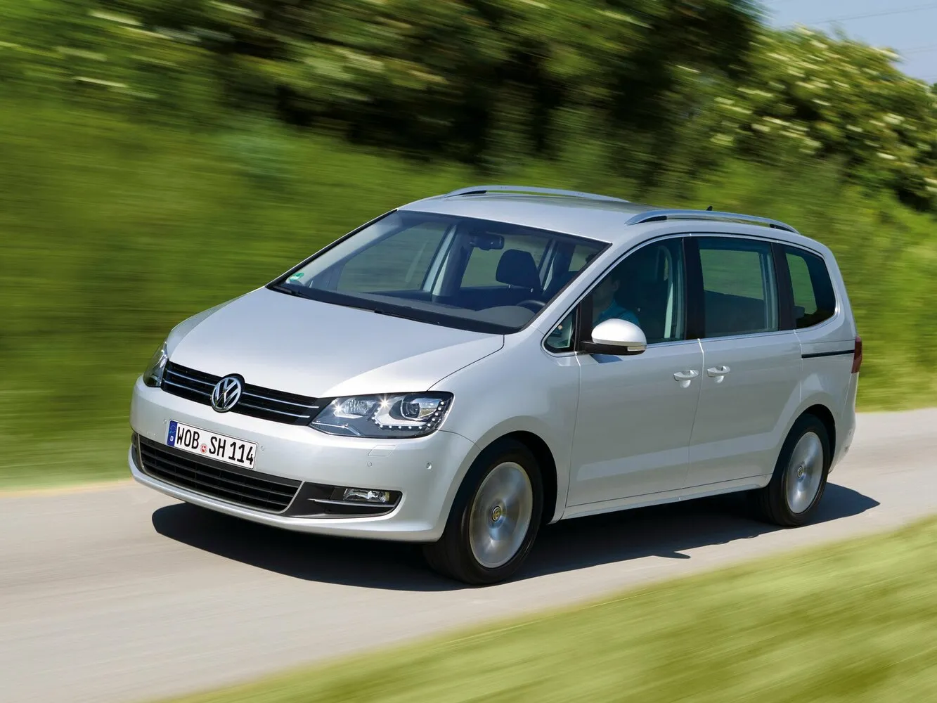 Фото автомобиля Volkswagen Sharan II для подбора размеров колес, шин и дисков