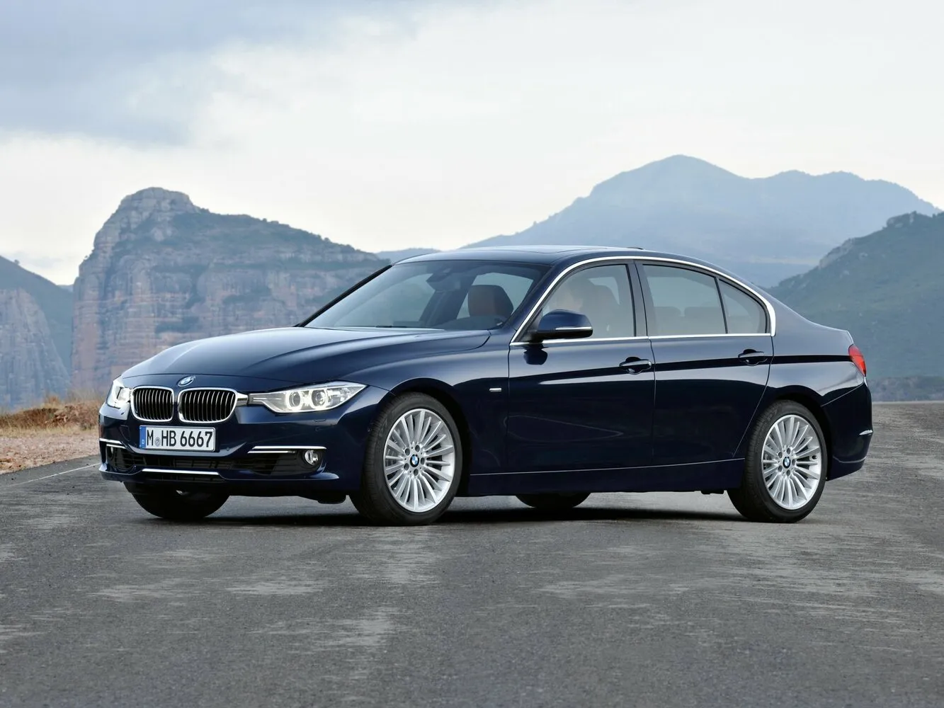 Фото автомобиля BMW 3 серии VI (F3x) 320d ED 2.0d AT (163 Л.с.) — заводские размеры шин, ширина дисков, вылет ET и давление в колесах