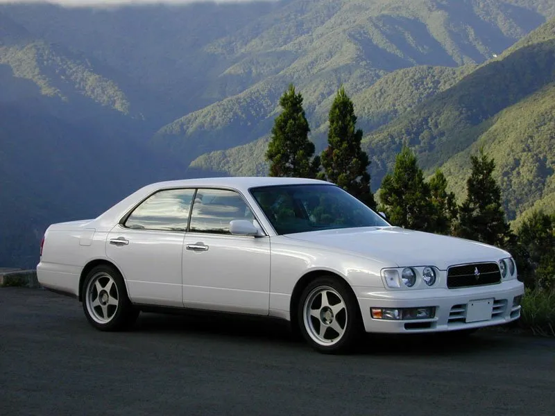Фото автомобиля Nissan Cedric IX (Y33) для подбора размеров колес, шин и дисков