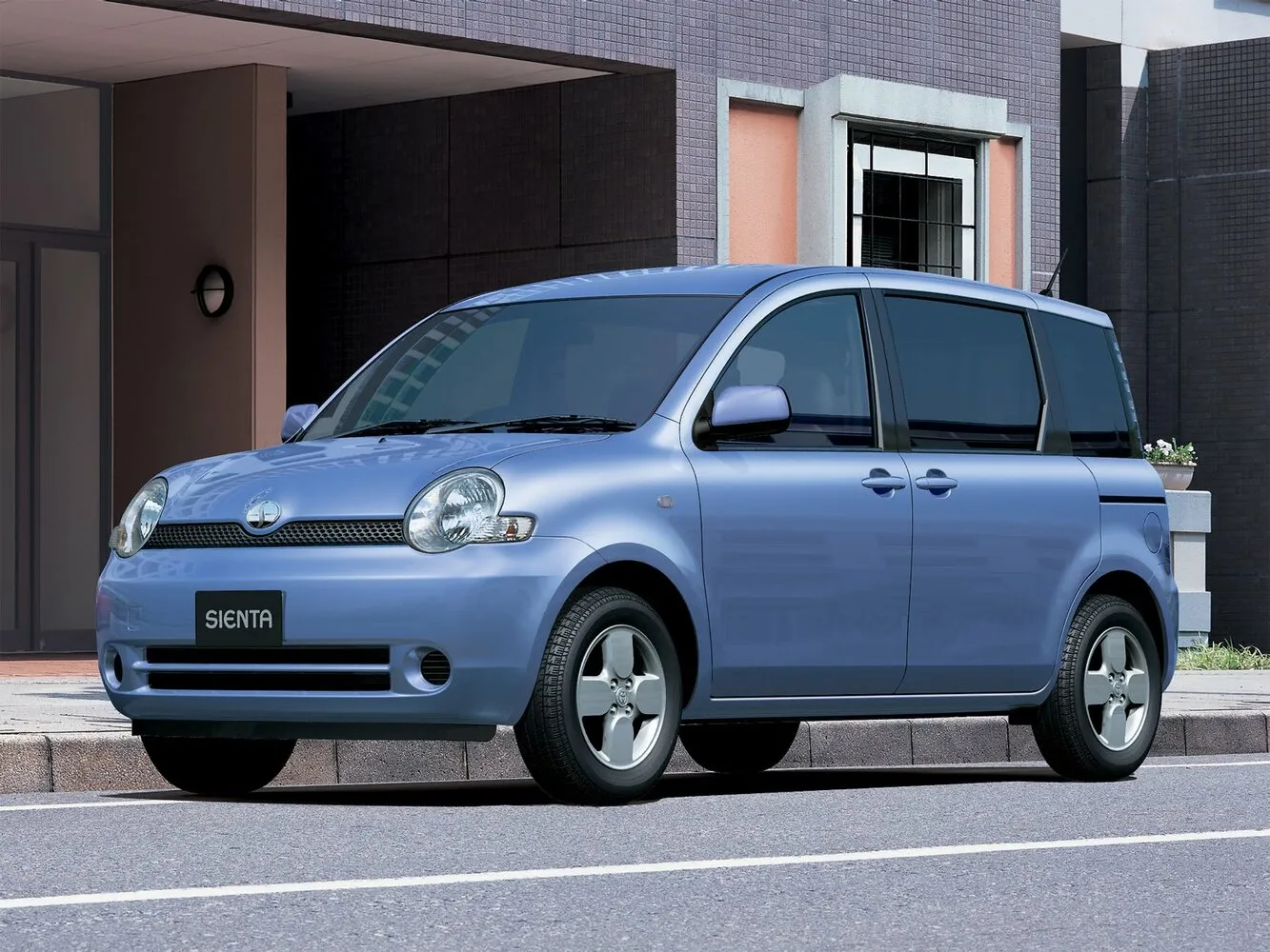 Фото автомобиля Toyota Sienta I для подбора размеров колес, шин и дисков