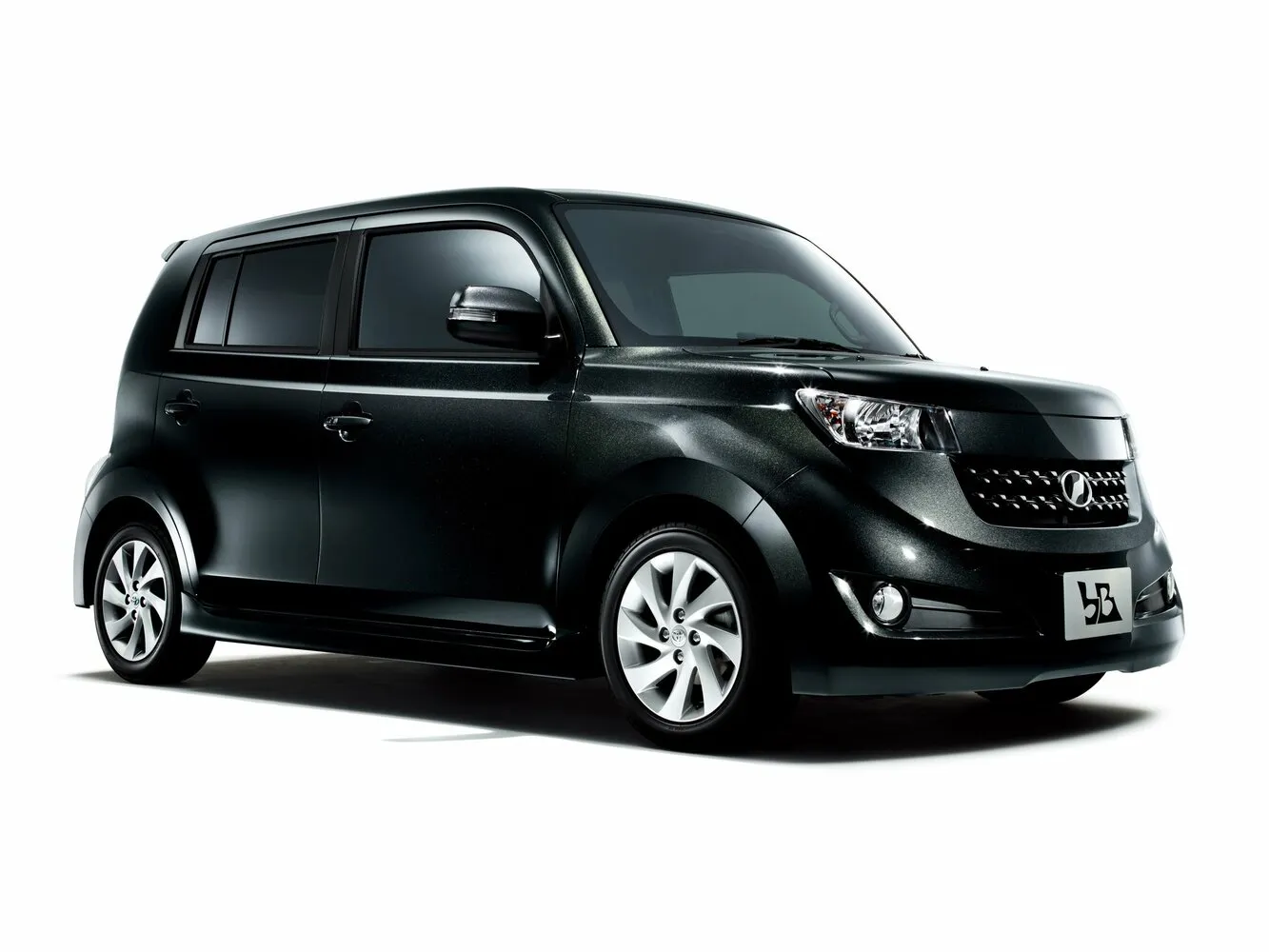 Фото автомобиля Toyota bB II для подбора размеров колес, шин и дисков
